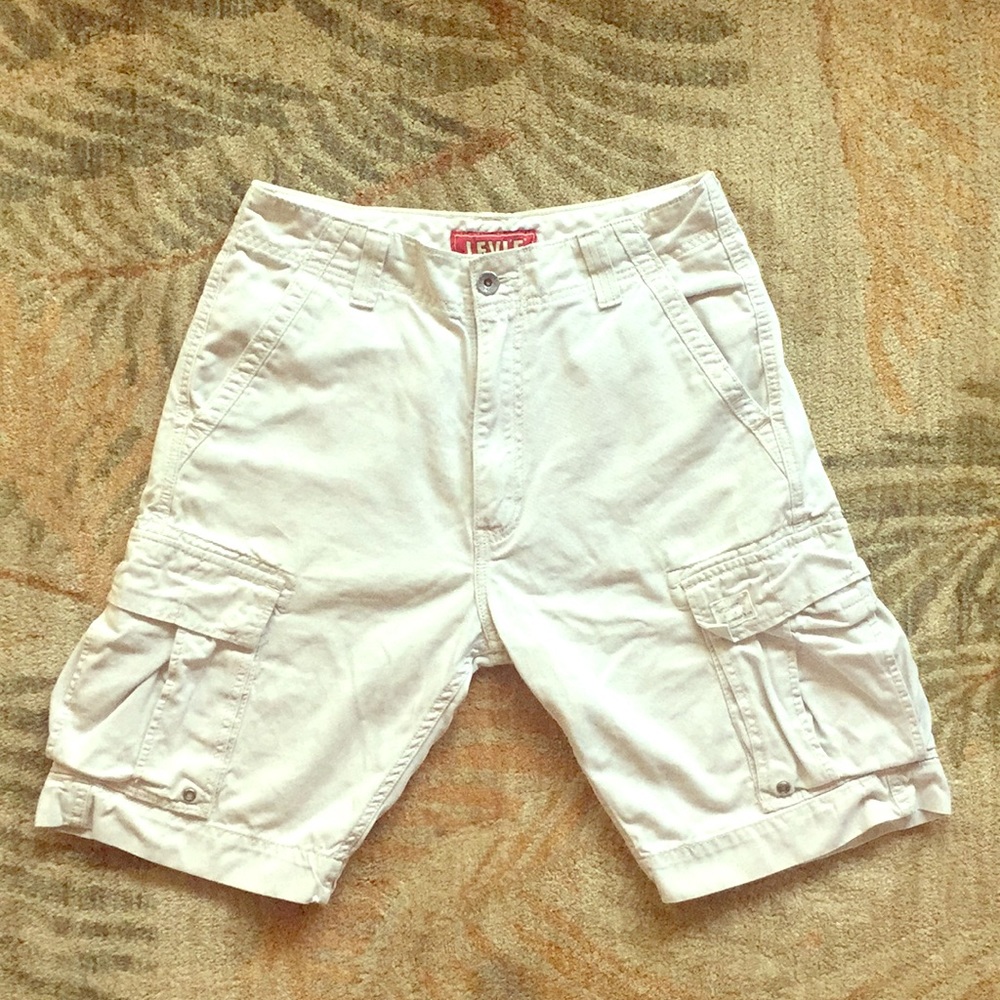 Levi’s Cargo Shorts Waist Size 32